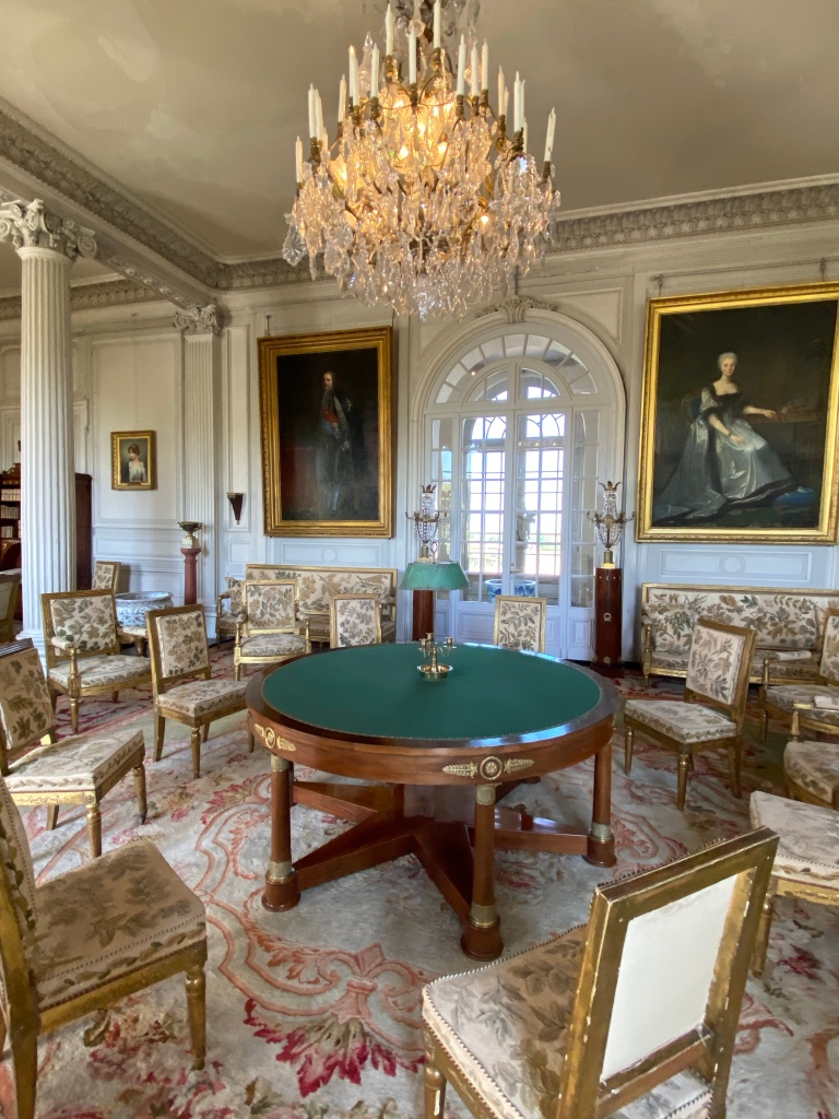 Collection de mobilier Empire du château de Valencay dans l'Indre et Loire